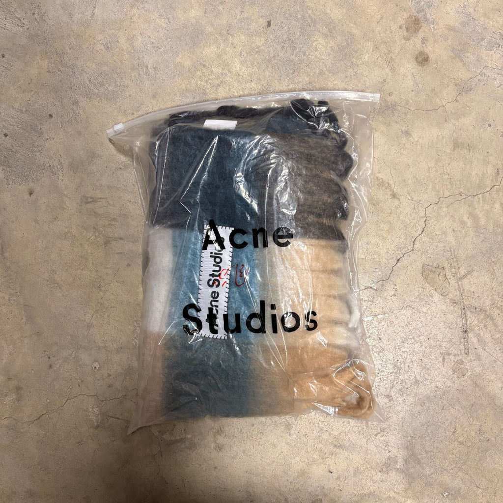Acne studios MOHAIR SCARF
Blue/beige/black